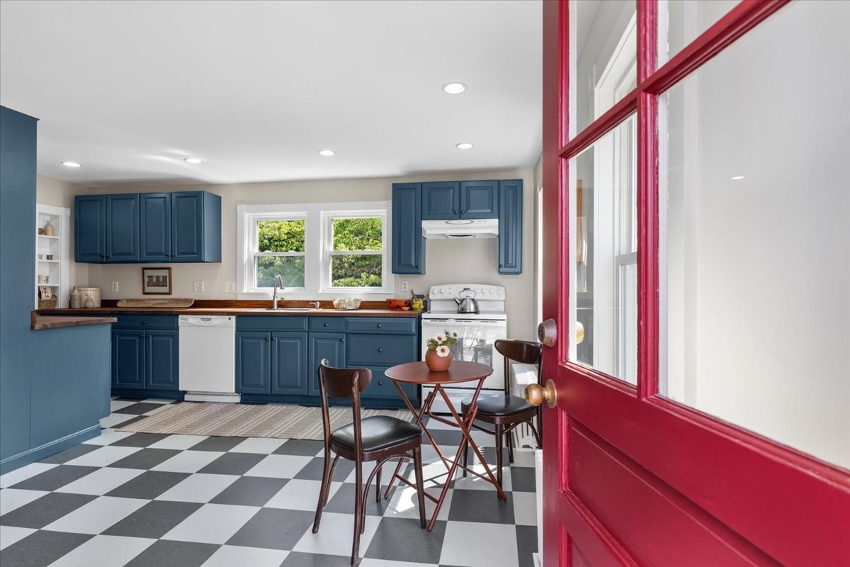 64 South Street Property Photo 15