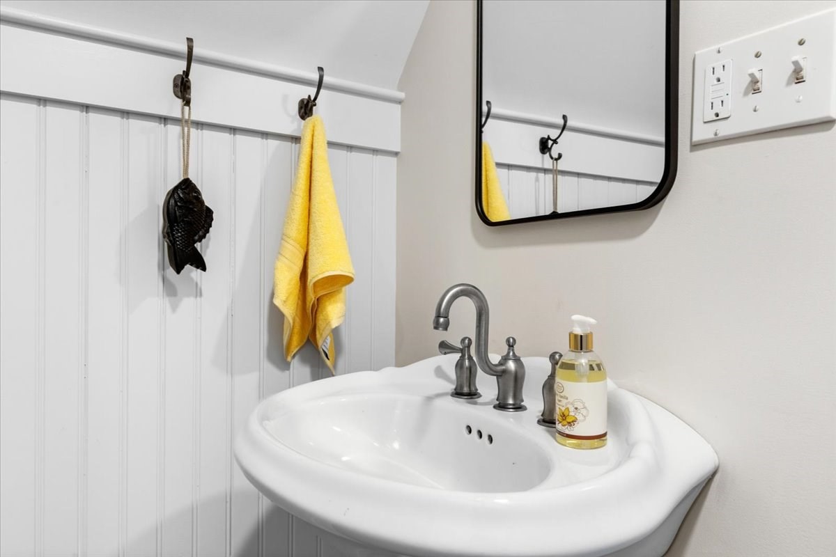 64 South Street Property Photo 33