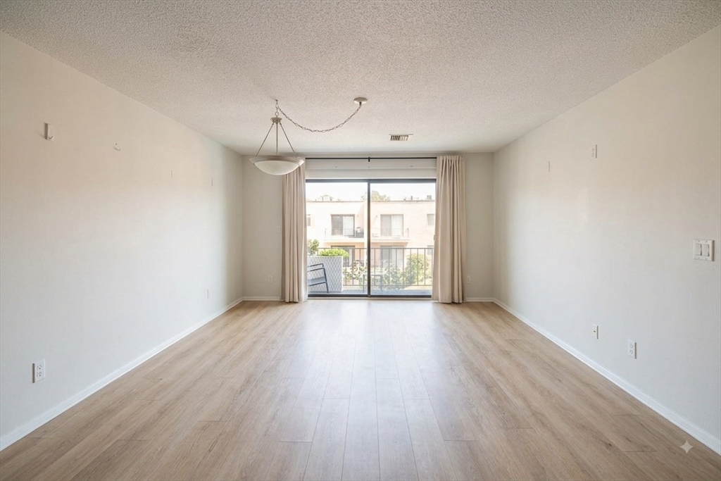 404 Broadway # 303 Property Photo 2