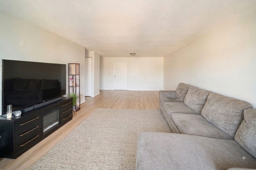 404 Broadway # 303 Property Photo 6