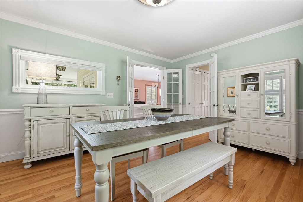 36 Woodlot Rd Property Photo 9