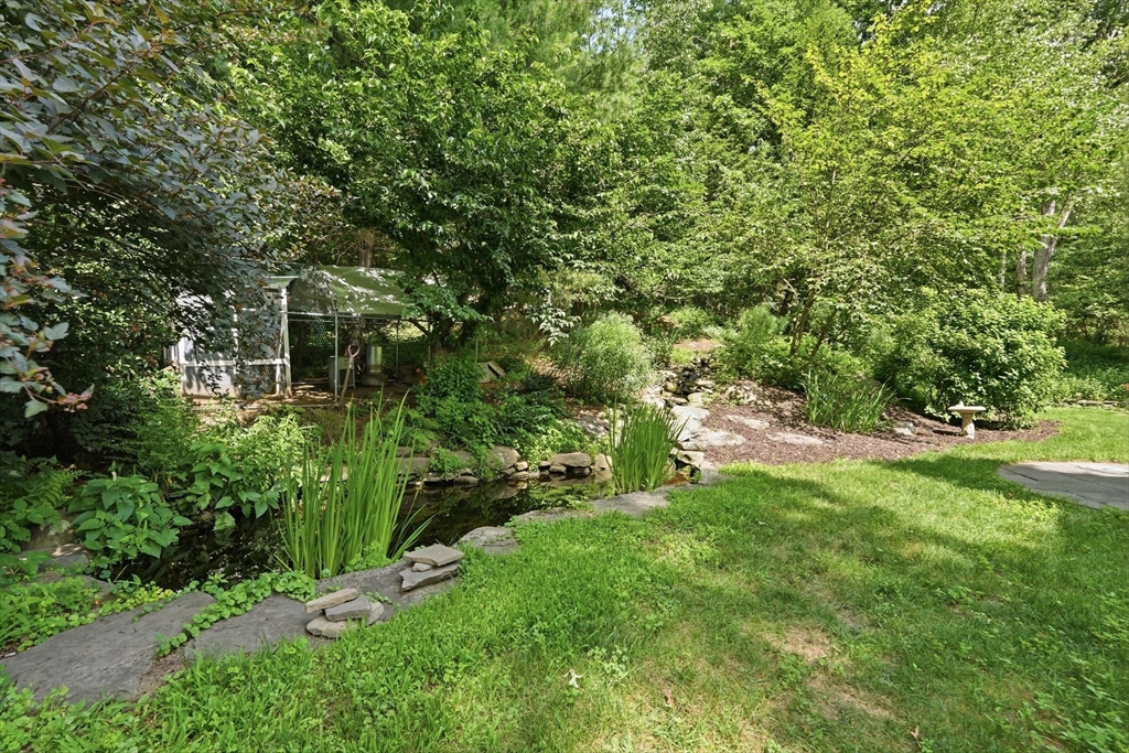 36 Woodlot Rd Property Photo 38