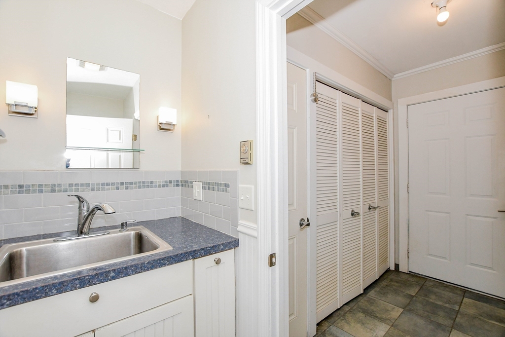 14 Crapo Street Property Photo 35