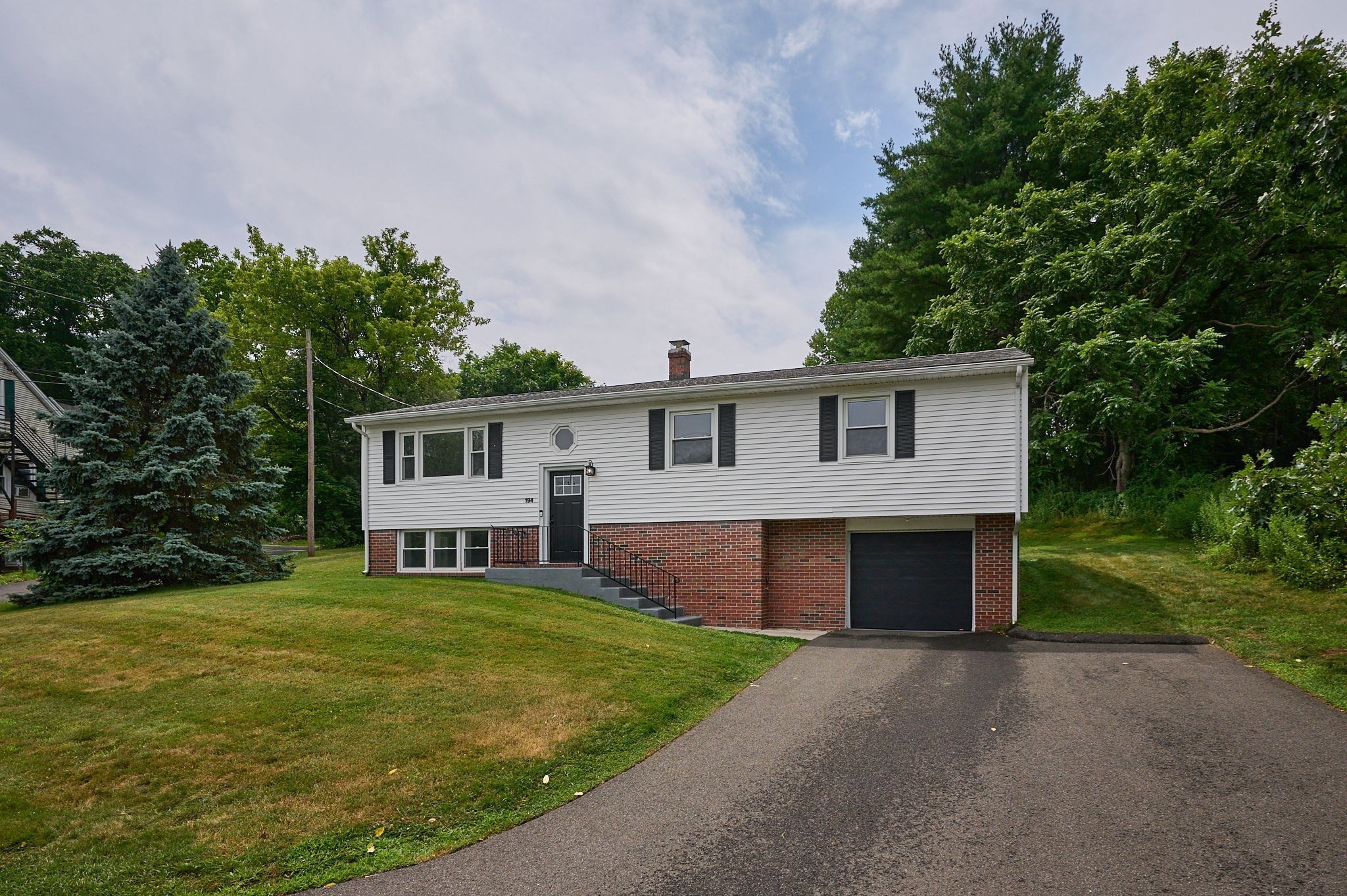 194 Pleasant St Property Photo 1