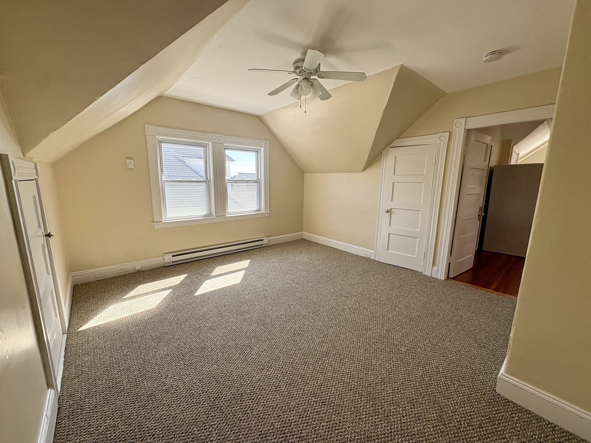 137 Whitwell St # 3 Property Photo 11