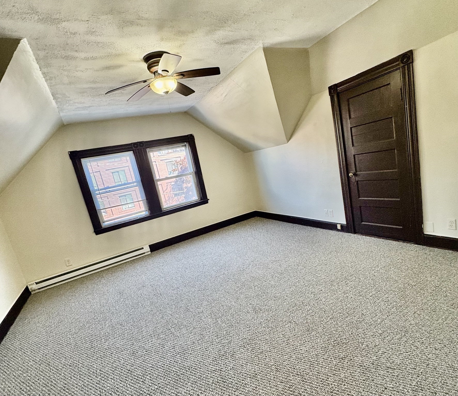 137 Whitwell St # 3 Property Photo 13