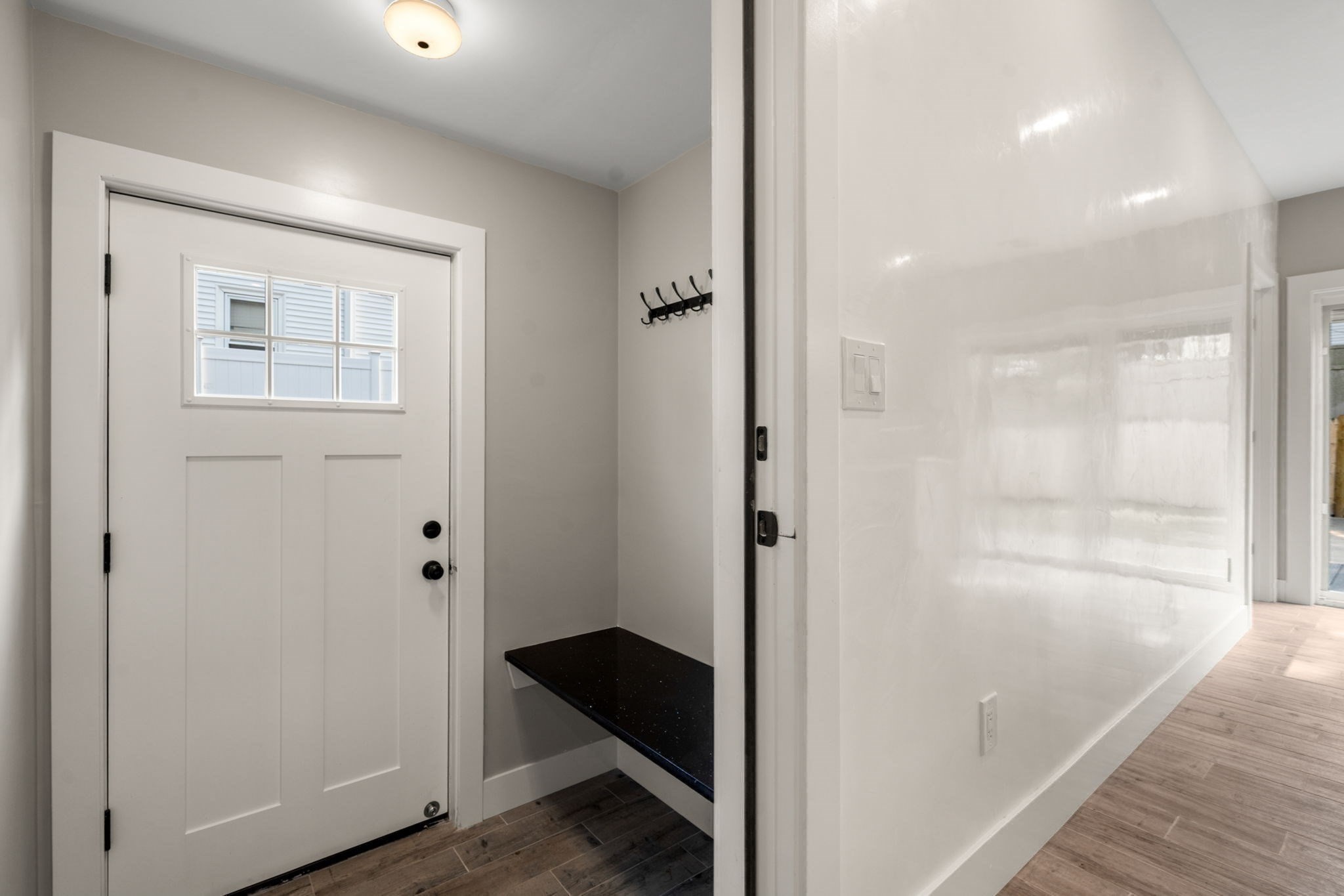 24 N Byron Ave Property Photo 6