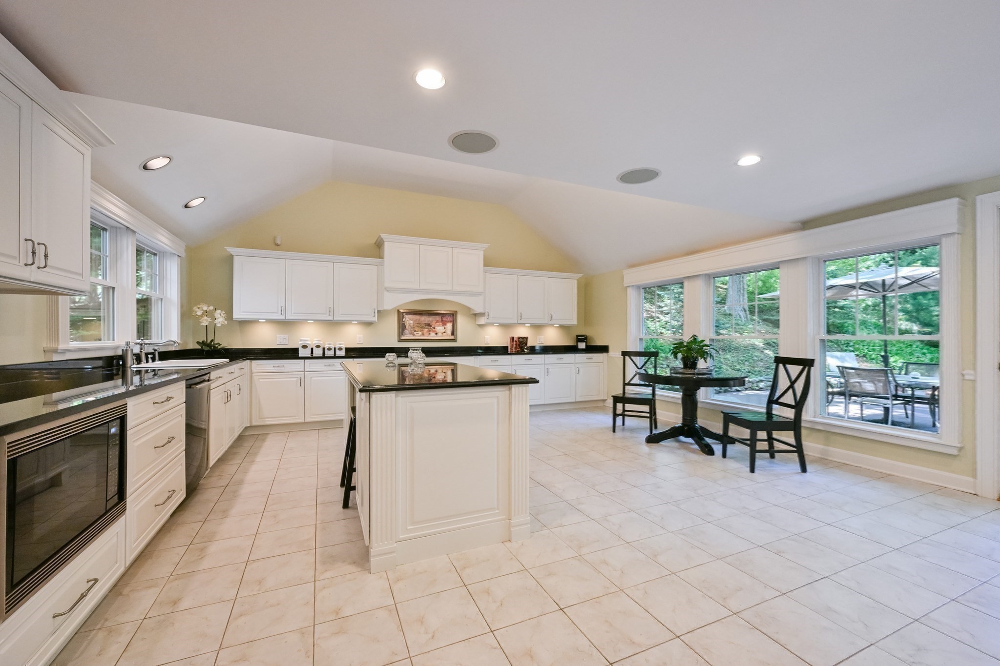 2 Rock Road Property Photo 8
