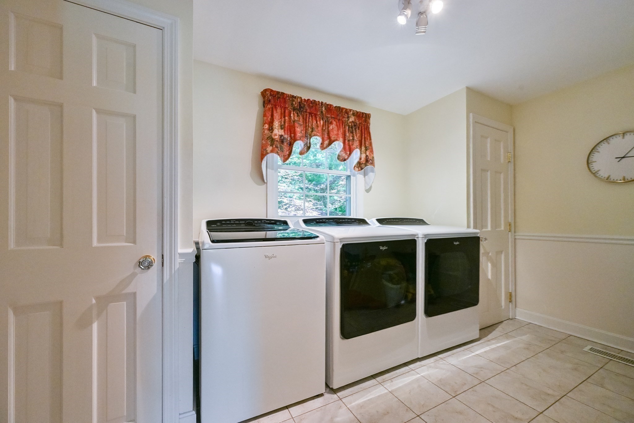 2 Rock Road Property Photo 15