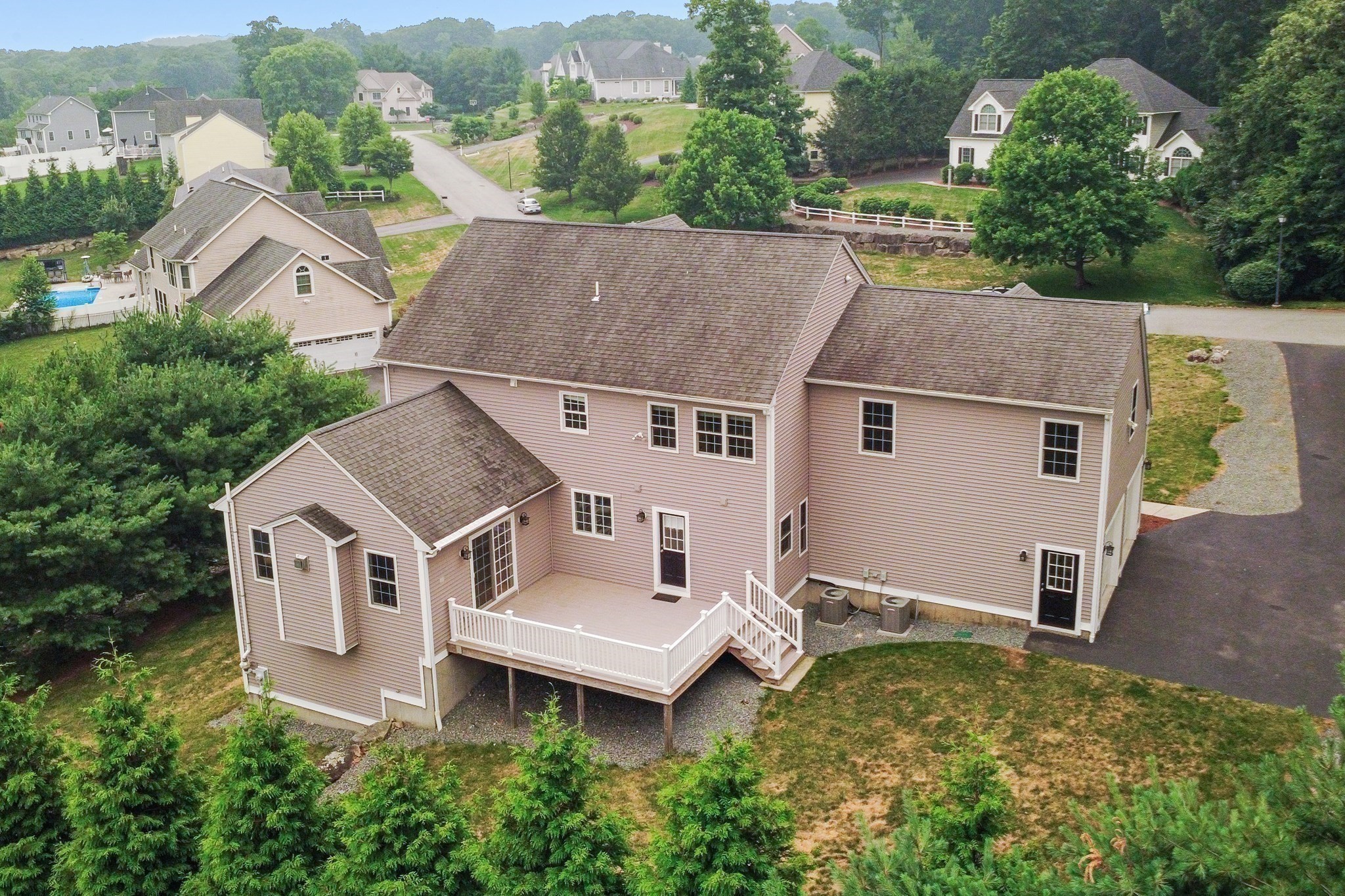 14 Longbrook Dr Property Photo 6