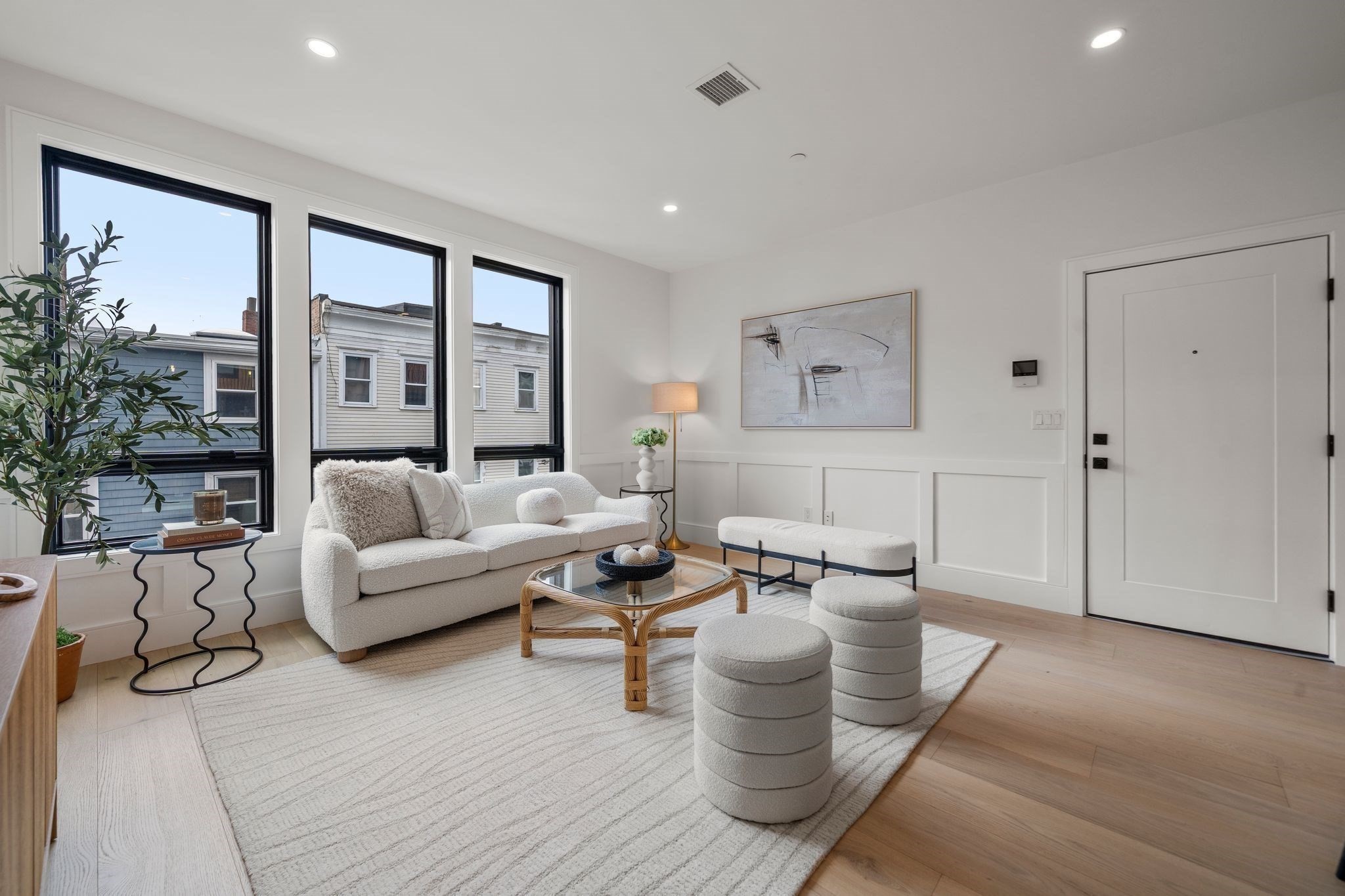 136 West 8th # 3 Property Photo 6