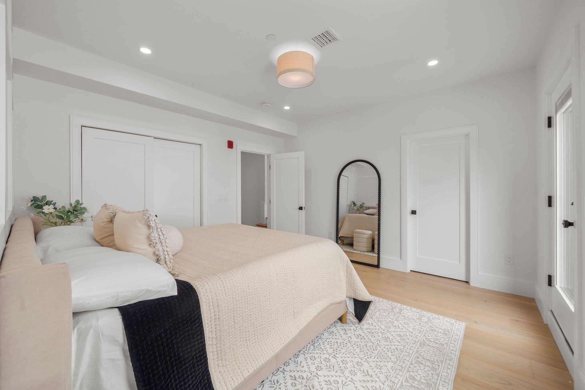 136 West 8th # 3 Property Photo 11