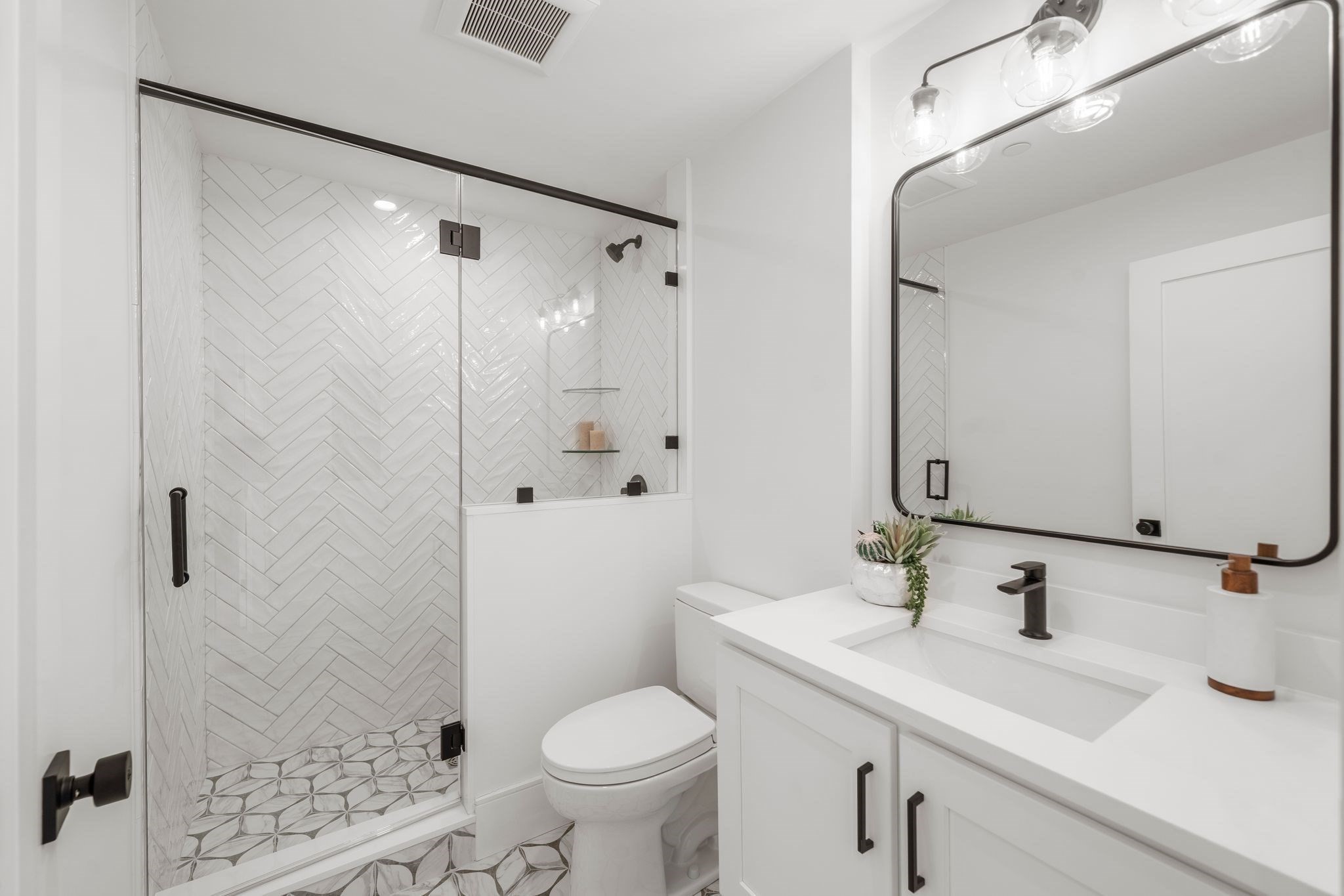 136 West 8th # 3 Property Photo 19
