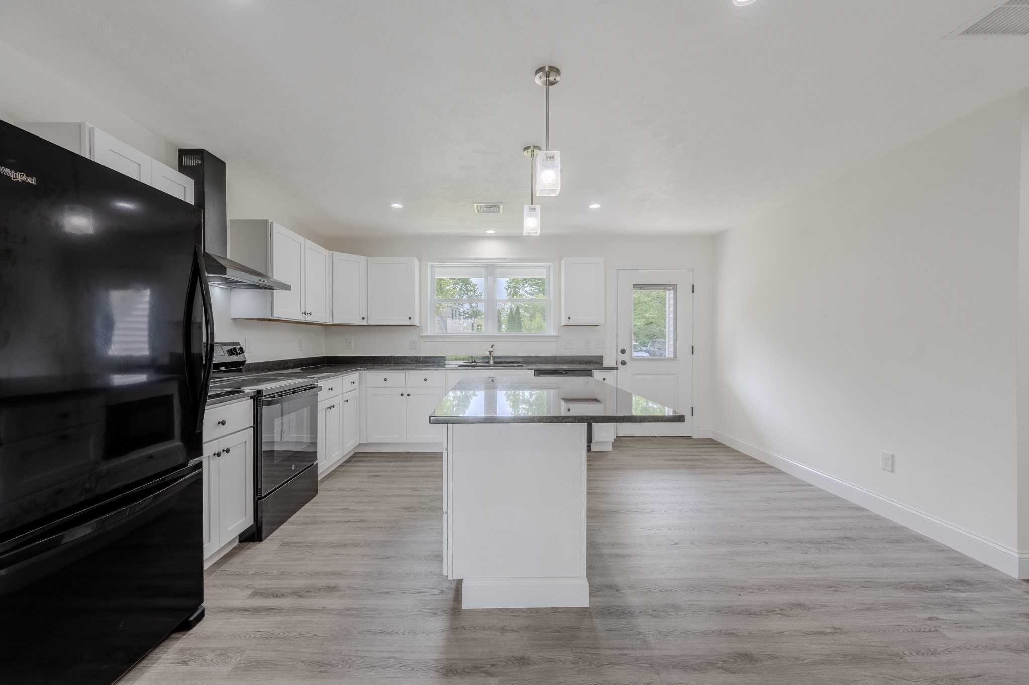 109 Navy Yard Rd Property Photo 4