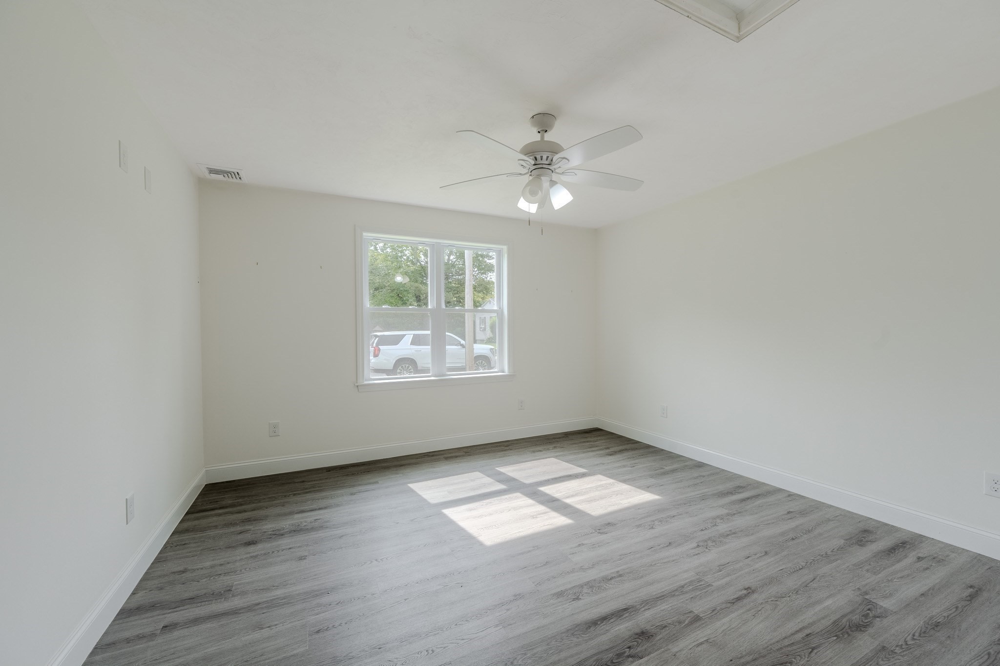 109 Navy Yard Rd Property Photo 9