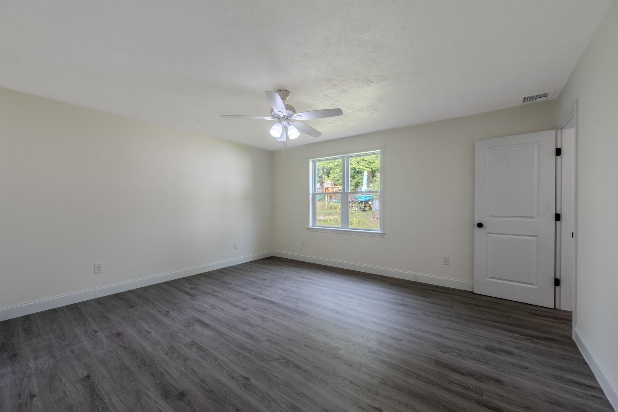 109 Navy Yard Rd Property Photo 12