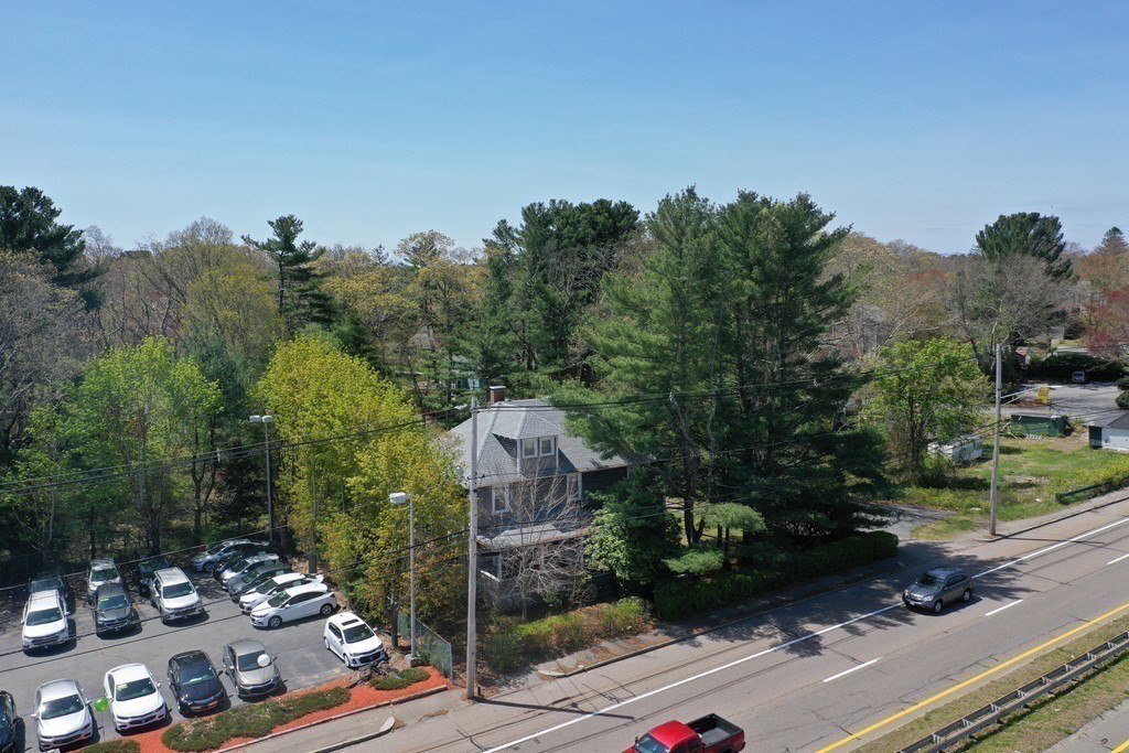 375 State Rd Property Photo 1