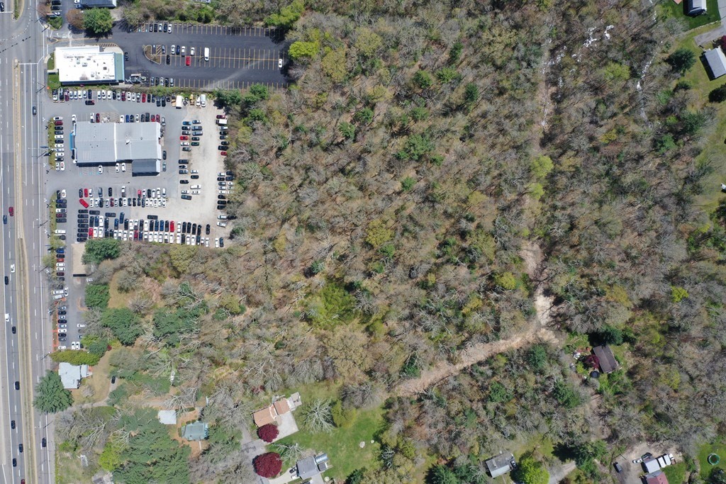 375 State Rd Property Photo 4