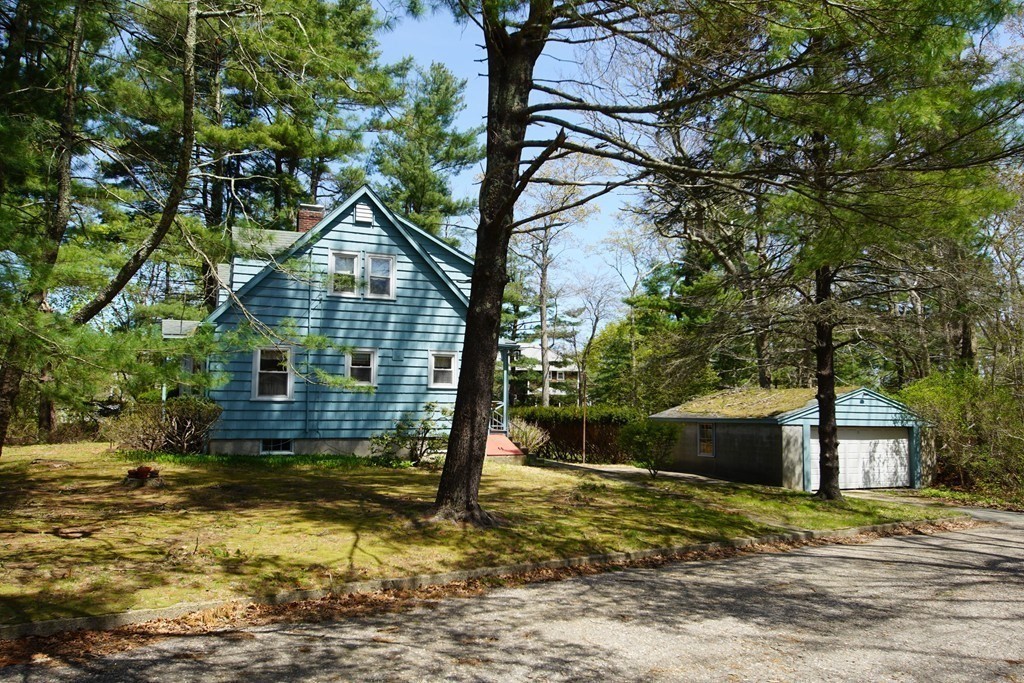 375 State Rd Property Photo 10