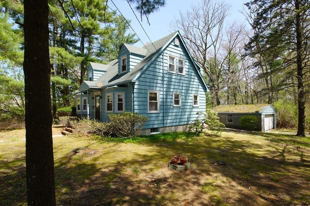375 State Rd Property Photo 11