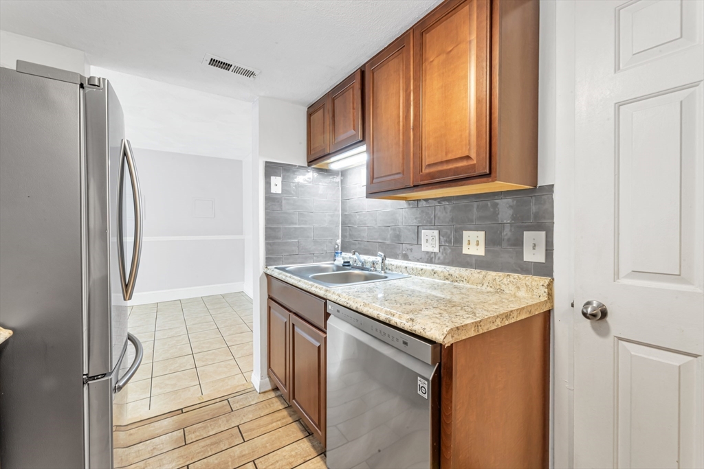 15 Marion Street # D Property Photo 5