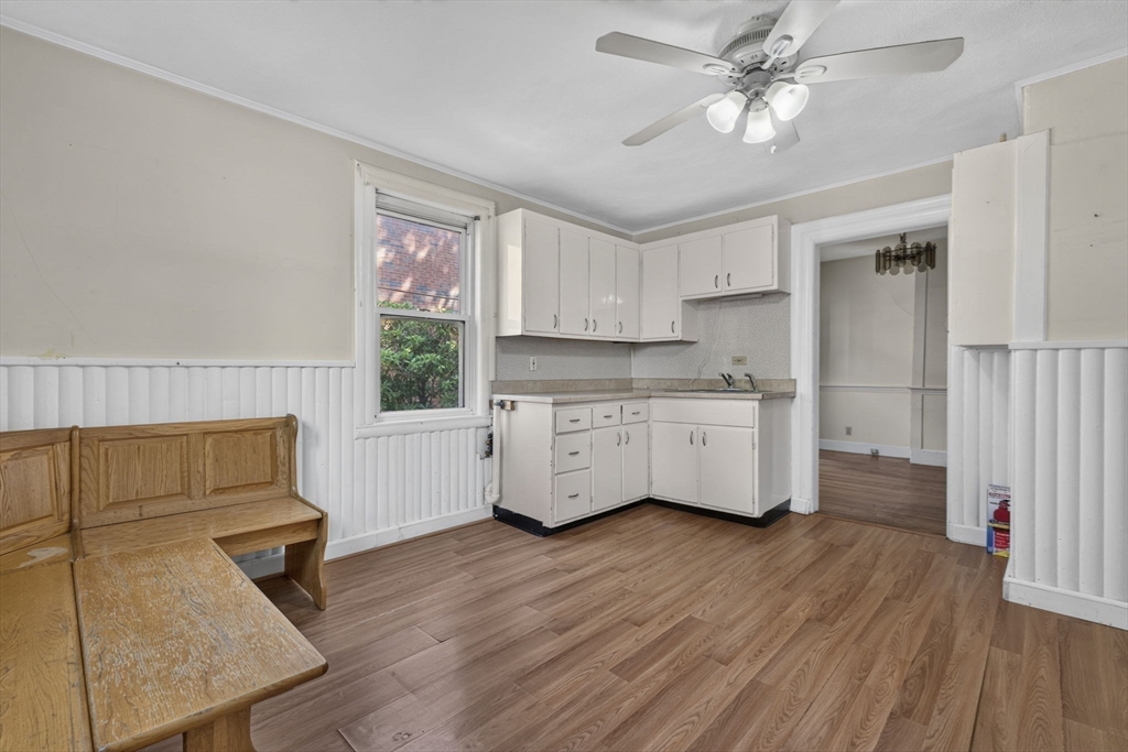 28 Forest St Property Photo 9
