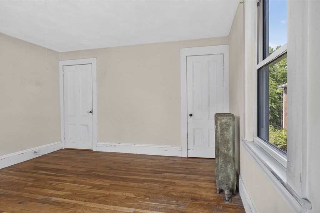 28 Forest St Property Photo 15