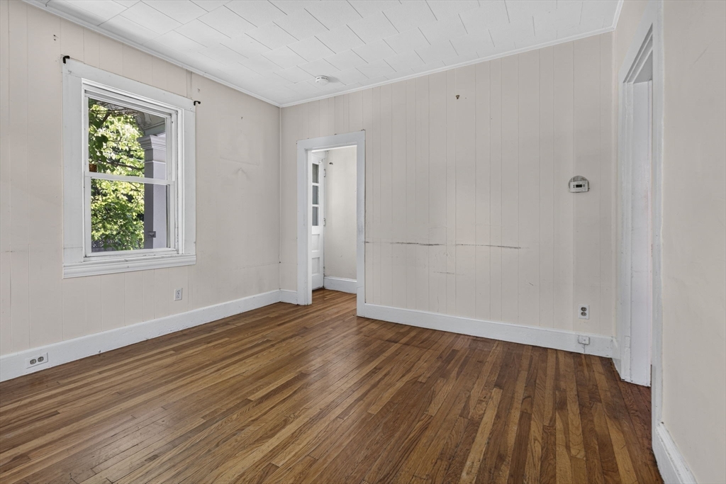 28 Forest St Property Photo 18