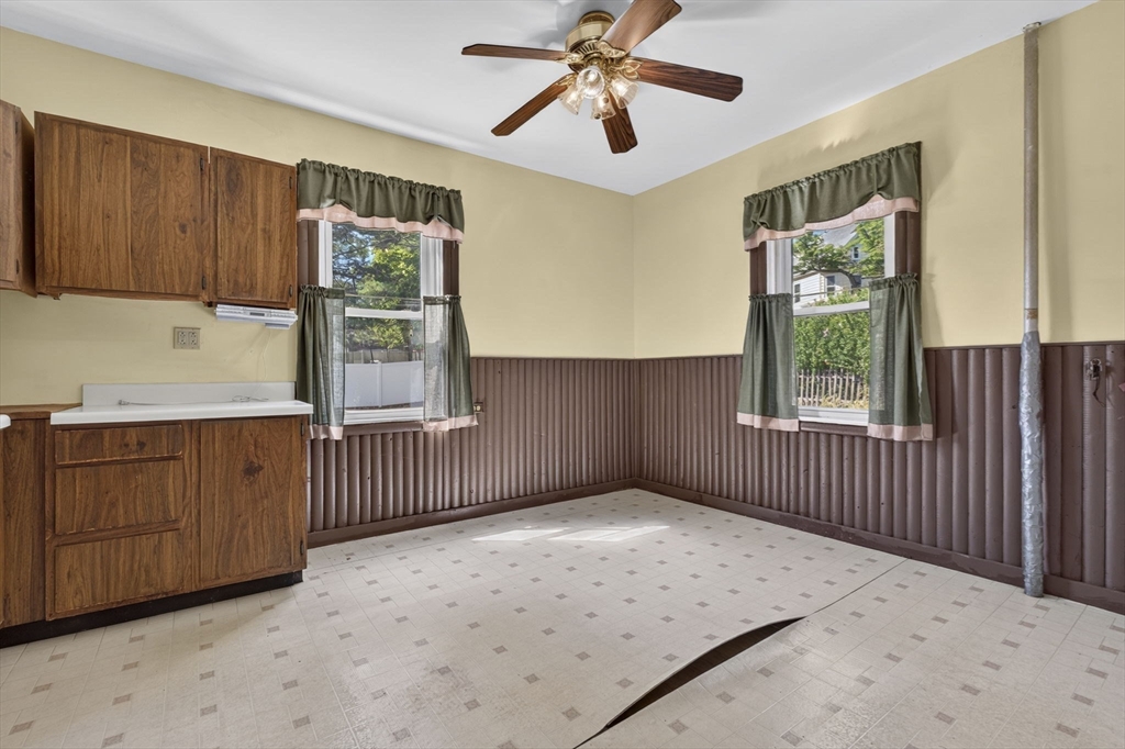28 Forest St Property Photo 25