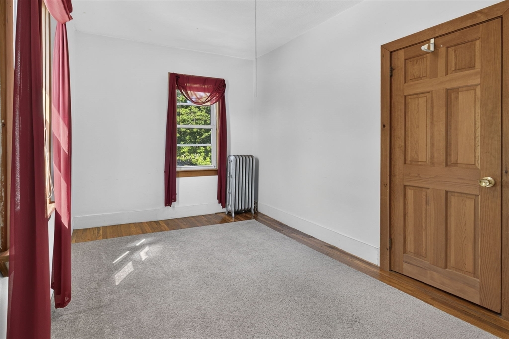 28 Forest St Property Photo 30