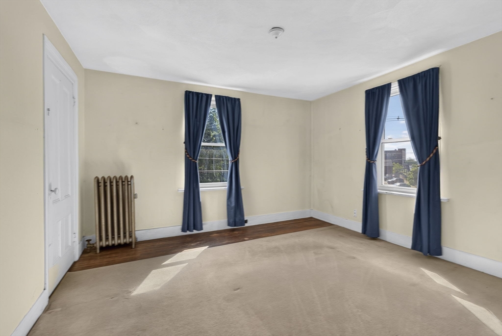 28 Forest St Property Photo 34