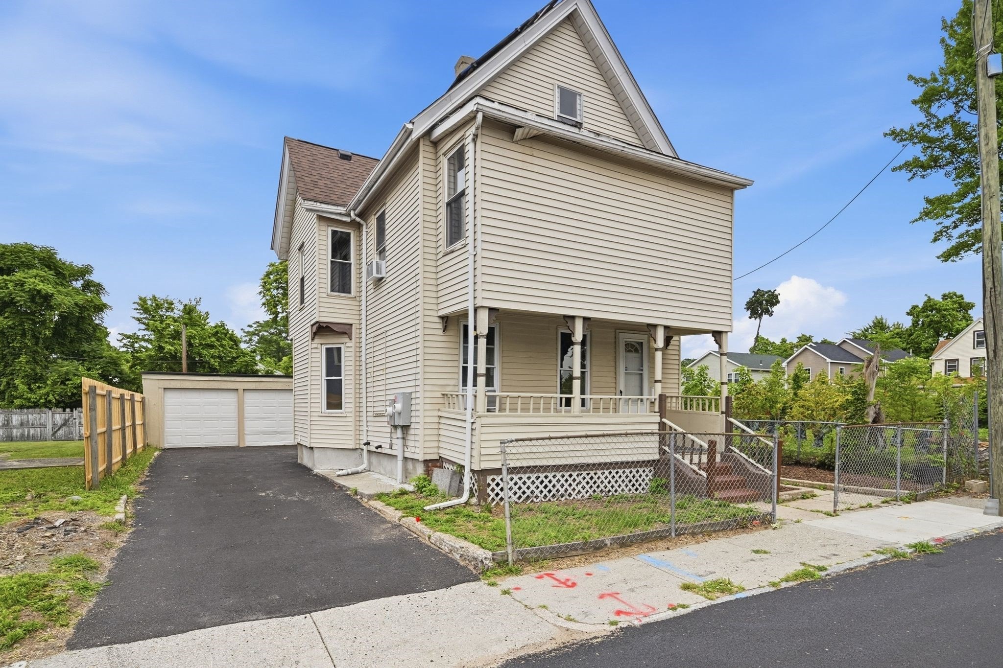 52 Lebanon St Property Photo 2