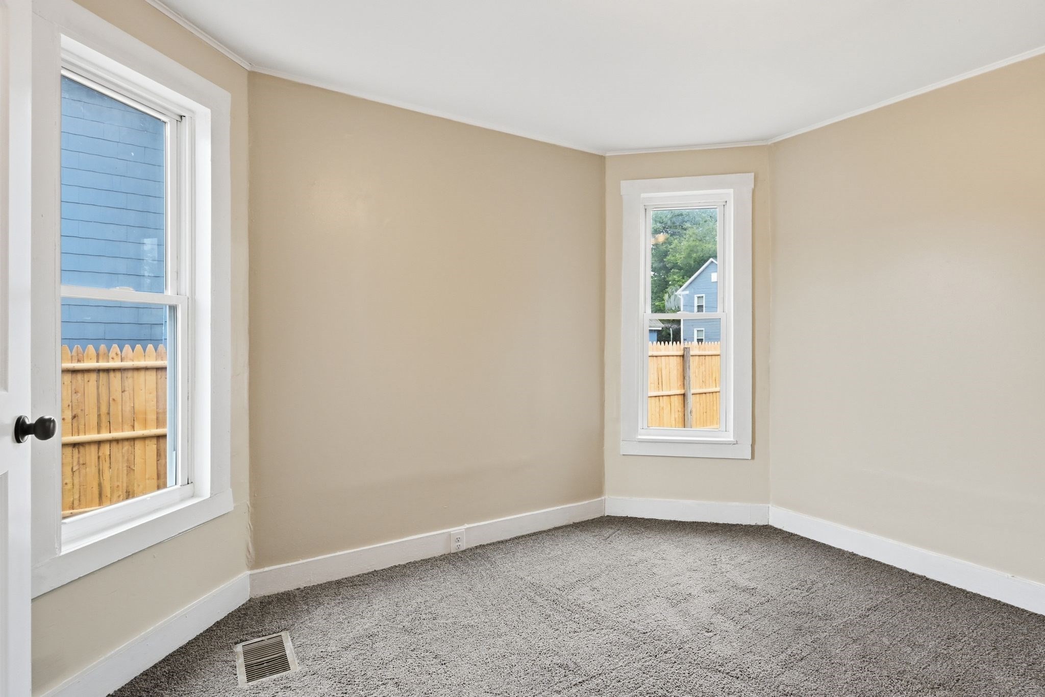 52 Lebanon St Property Photo 10
