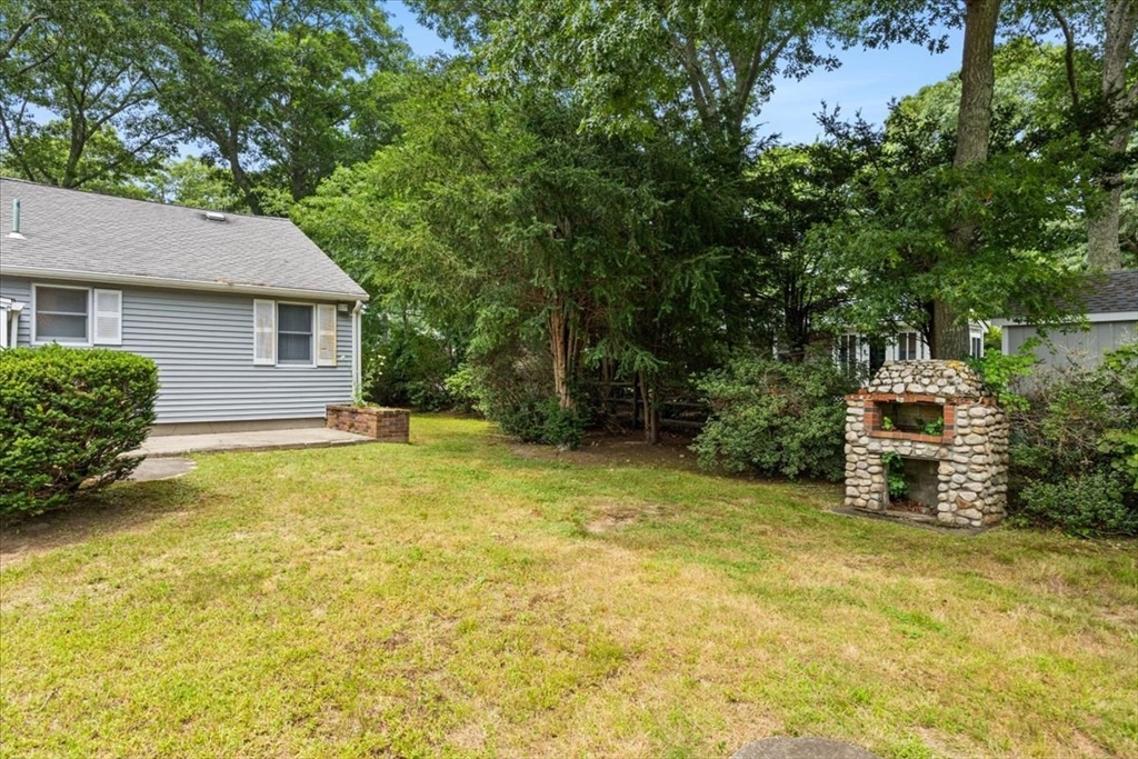 435 Sandwich Rd Property Photo 8