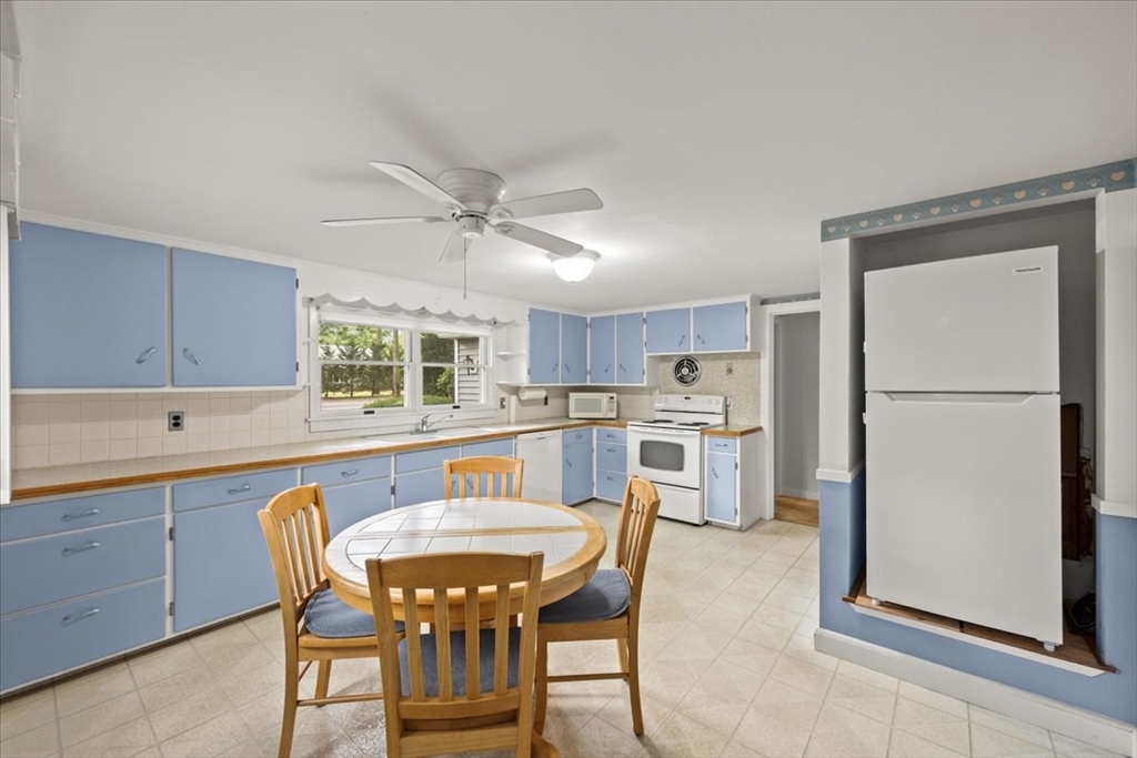 435 Sandwich Rd Property Photo 13