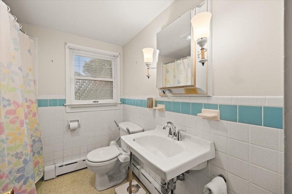 435 Sandwich Rd Property Photo 24