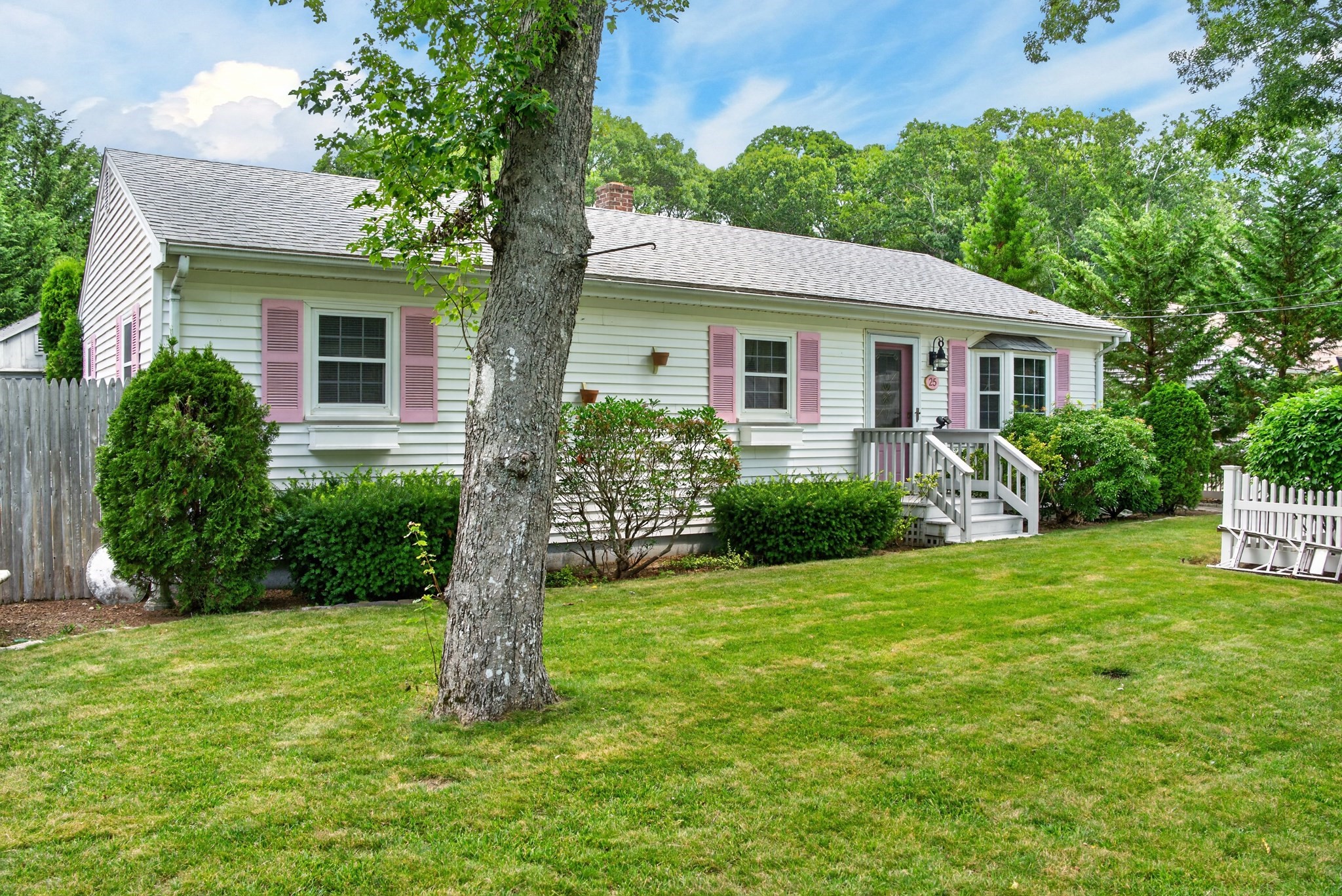 25 Deepwood Dr Property Photo 4