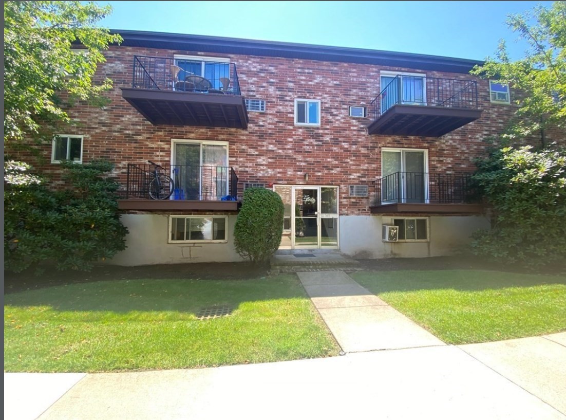 25 Westgate Rd # 2 Property Photo 1