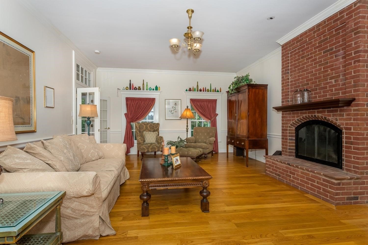 480 York Street Property Photo 7