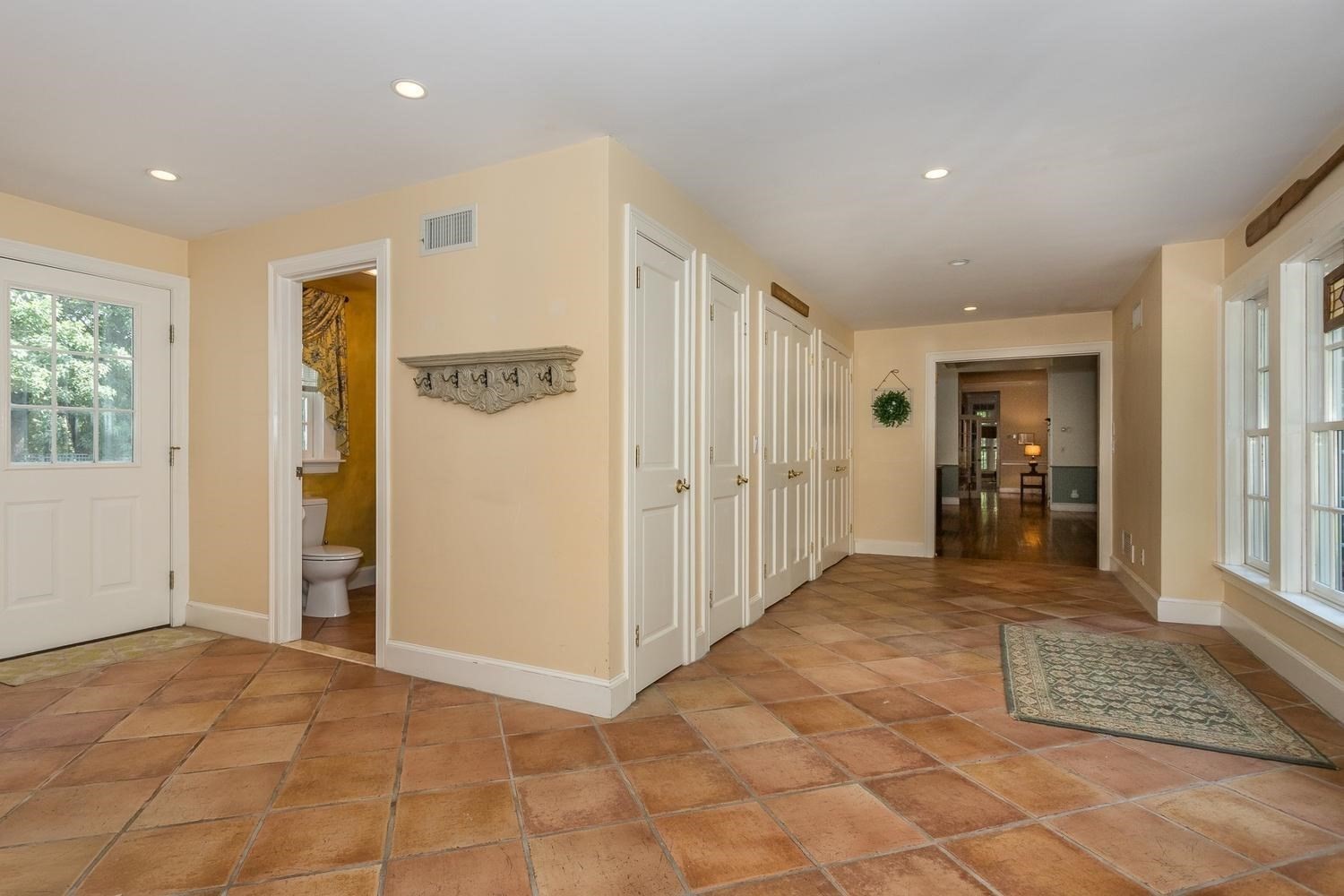 480 York Street Property Photo 21