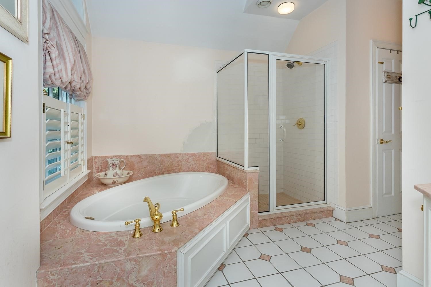 480 York Street Property Photo 28