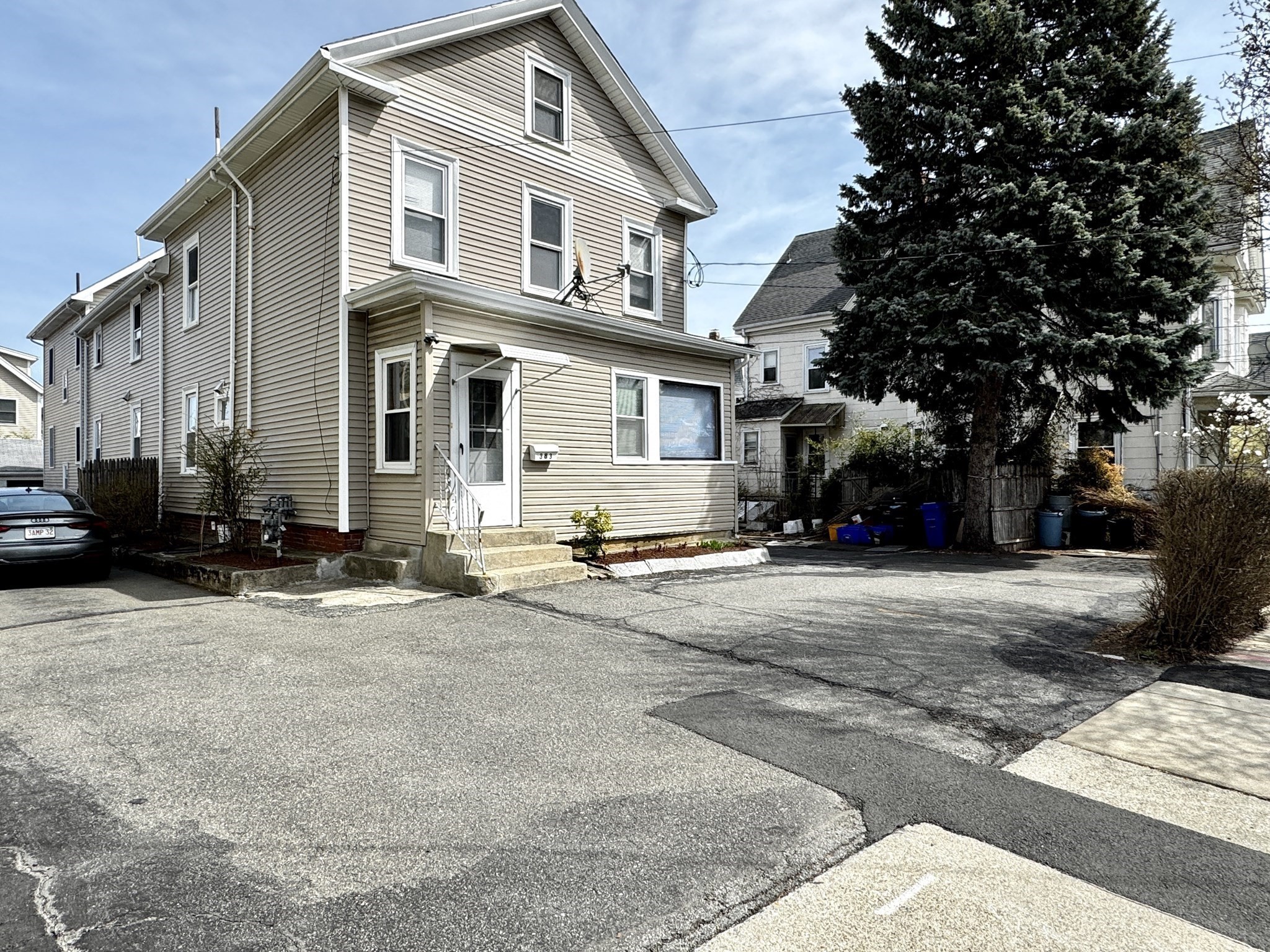 383 Highland Ave Property Photo 2