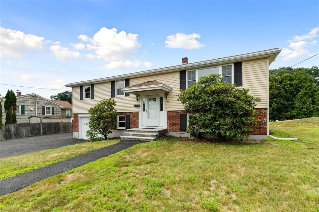 4 Eileen Rd