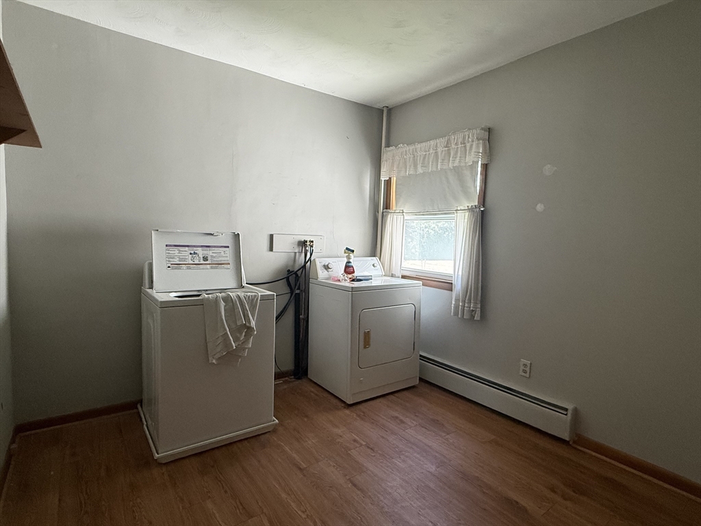 452-454 Meadow Street Property Photo 15
