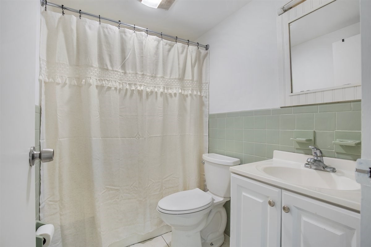 15 Oak Neck Rd # 11 Property Photo 22