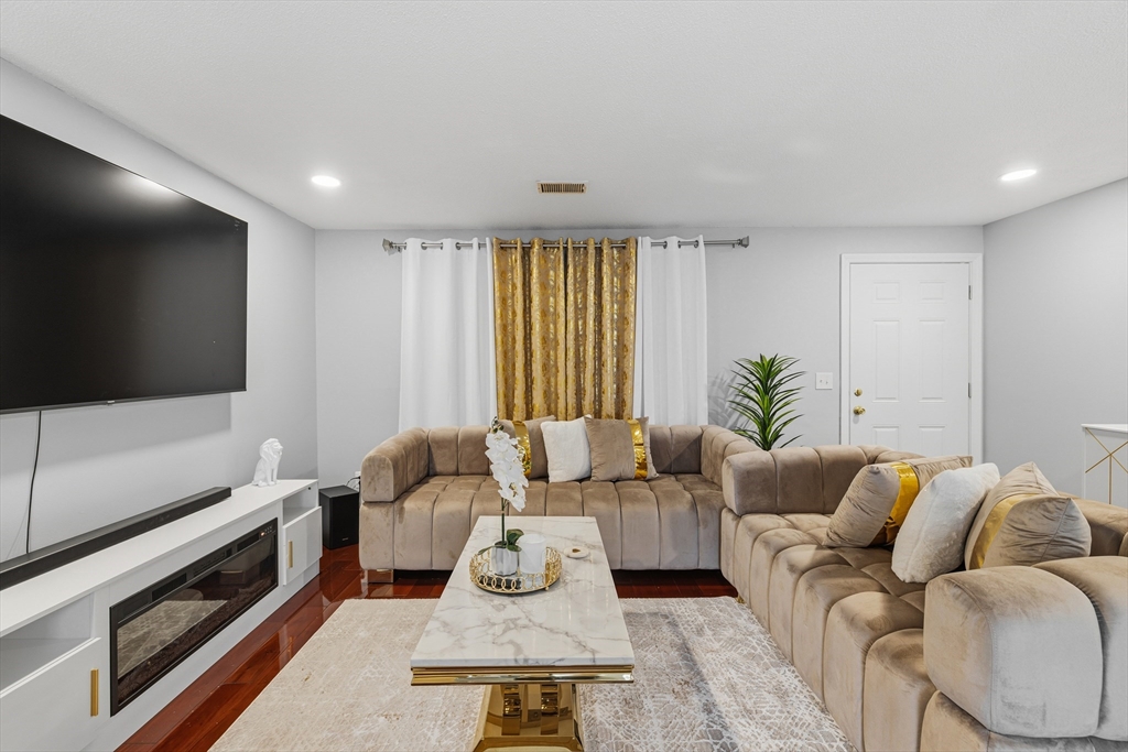 56 Dondi Rd Property Photo 11