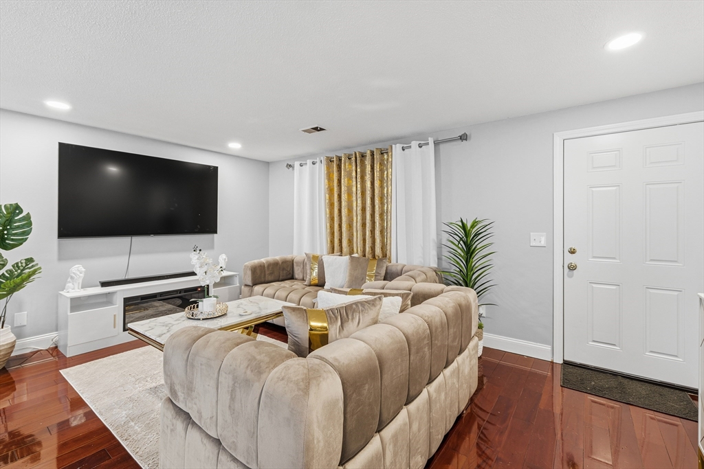 56 Dondi Rd Property Photo 12