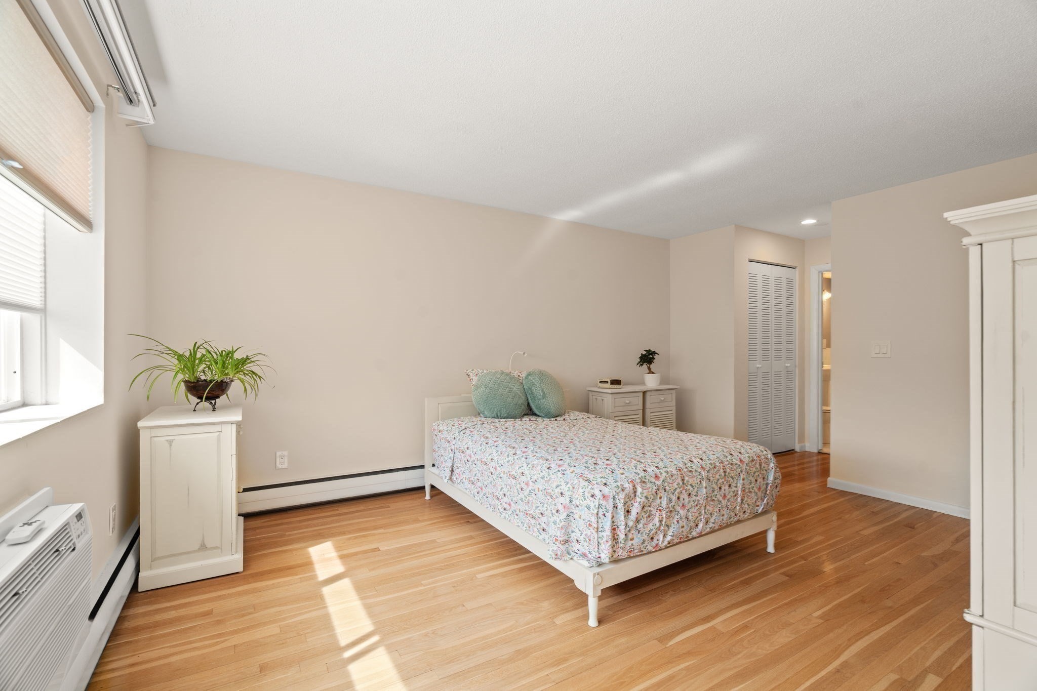 50 Green Street # 401 Property Photo 17