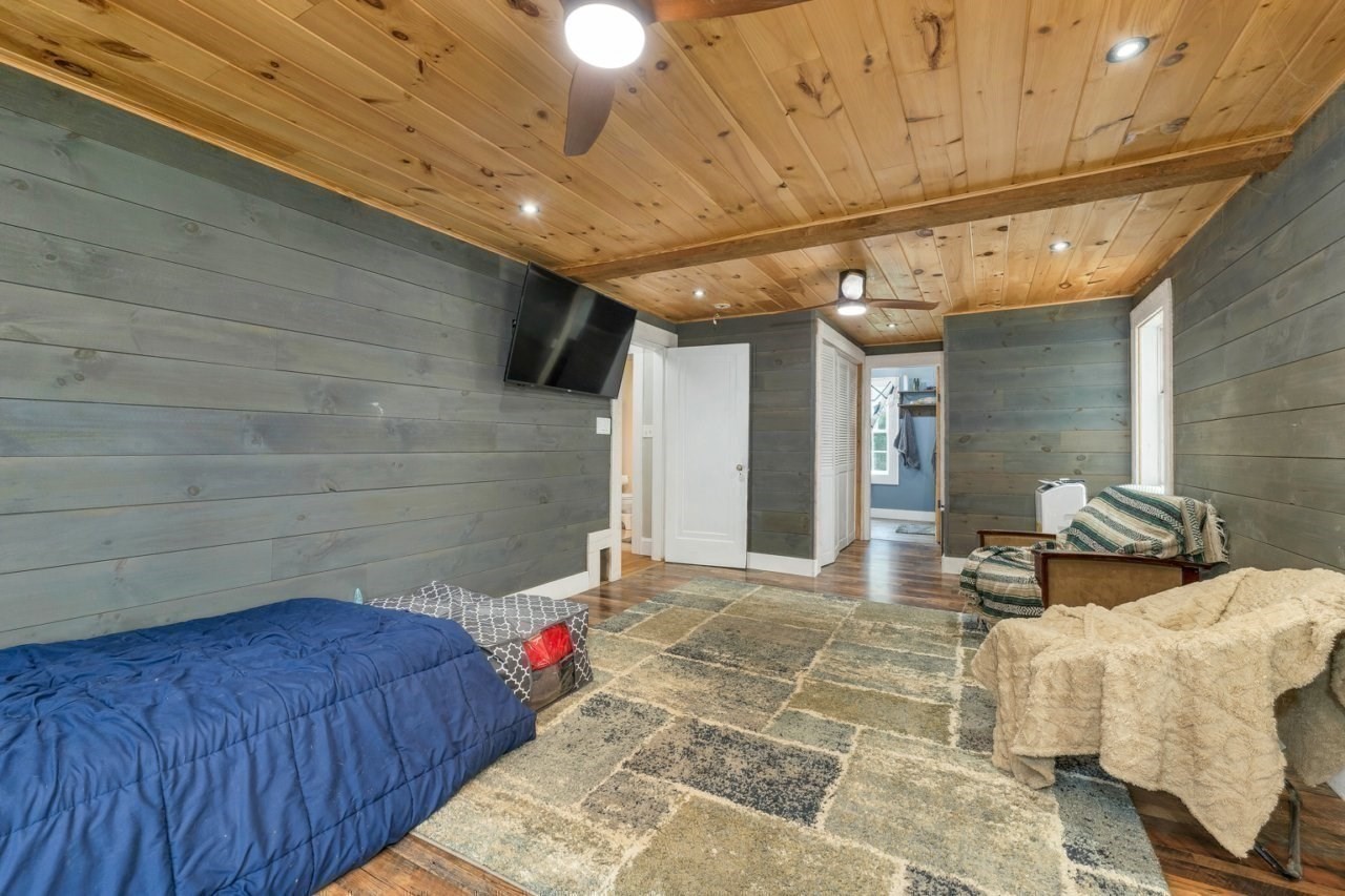 3 Forest St Property Photo 18