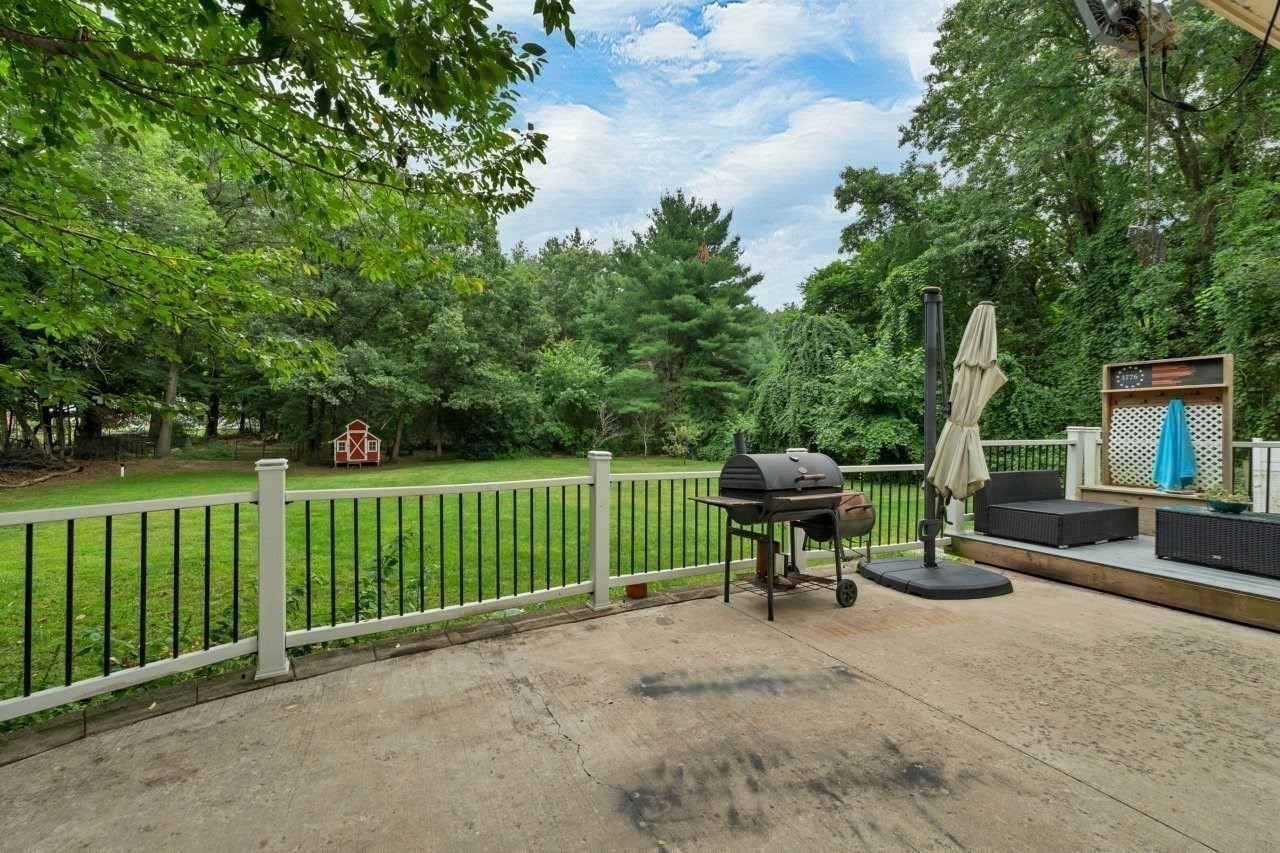 3 Forest St Property Photo 28